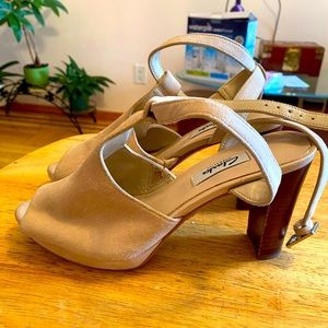 Brand new suede Clarks heels size 6